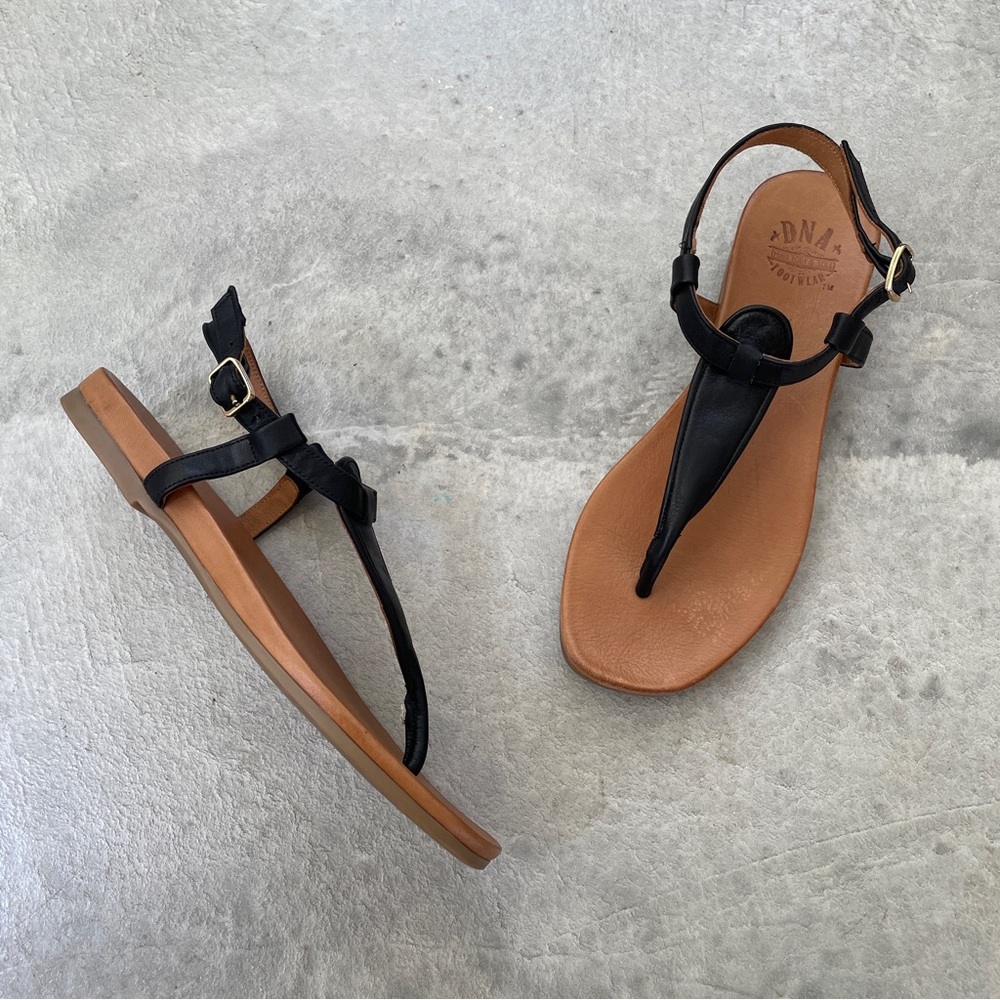 DNA t-strap black leather sandals